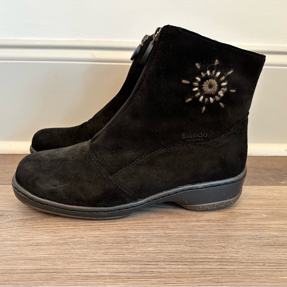 Blondo Black Boots - Suede with Embroidered Flower - size 9.5